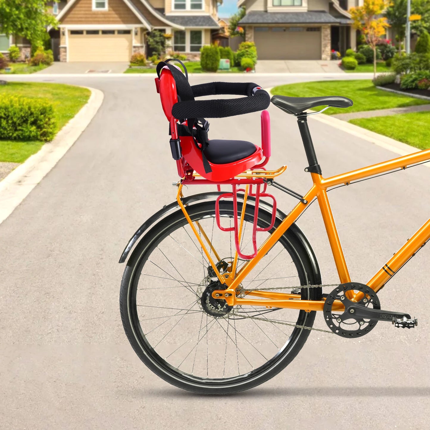 Vélo femme avec porte-bébé placé